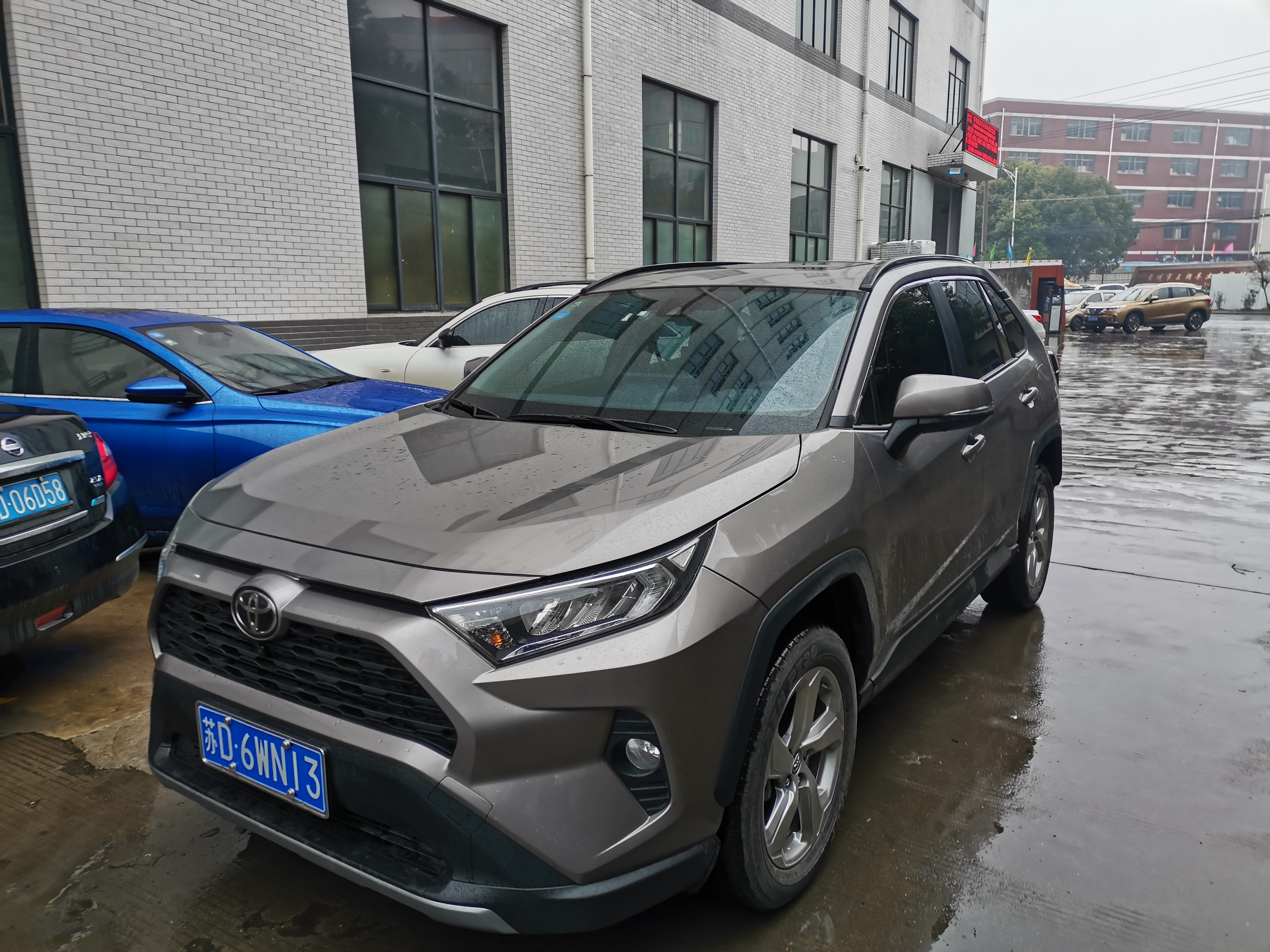 適用于 豐田2019款RAV4原廠(chǎng)行李架